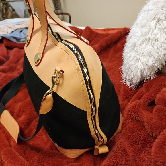 Dooney & Bourke Weekender Bag - Picture 2 of 6